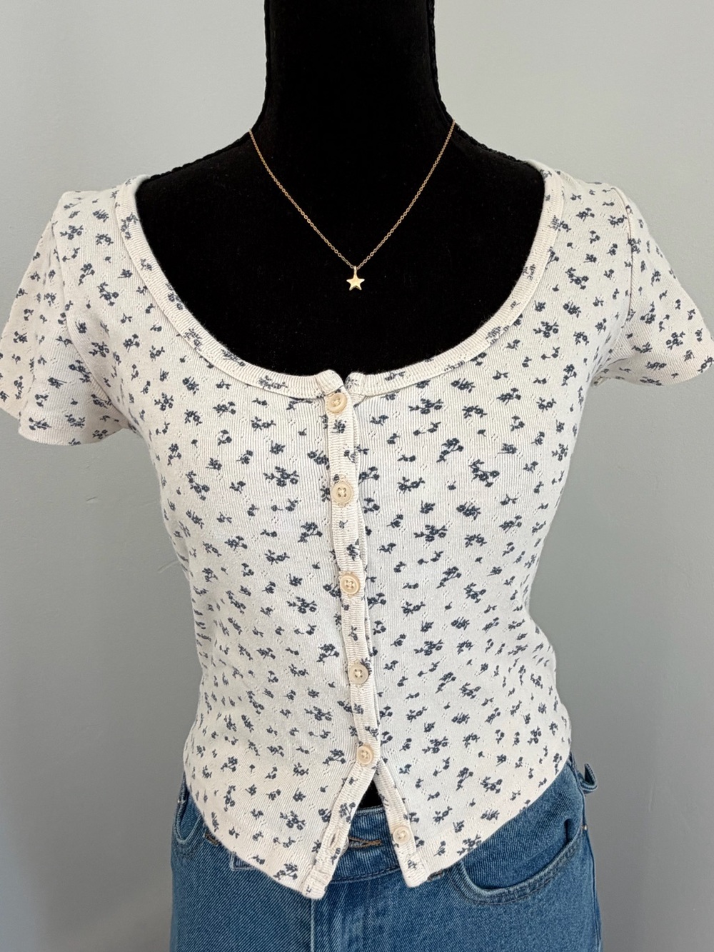 John Galt Brandy Melville Floral Button Front Baby Tee White Navy Y2K Coquette